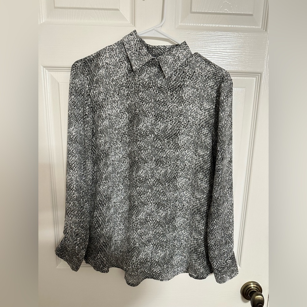 BB DAKOTA, snakeskin, button down top.